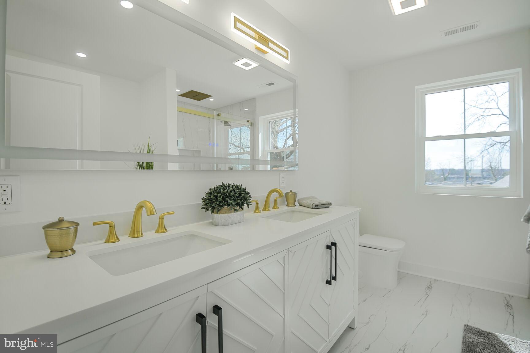 WOODSIDE - Residential