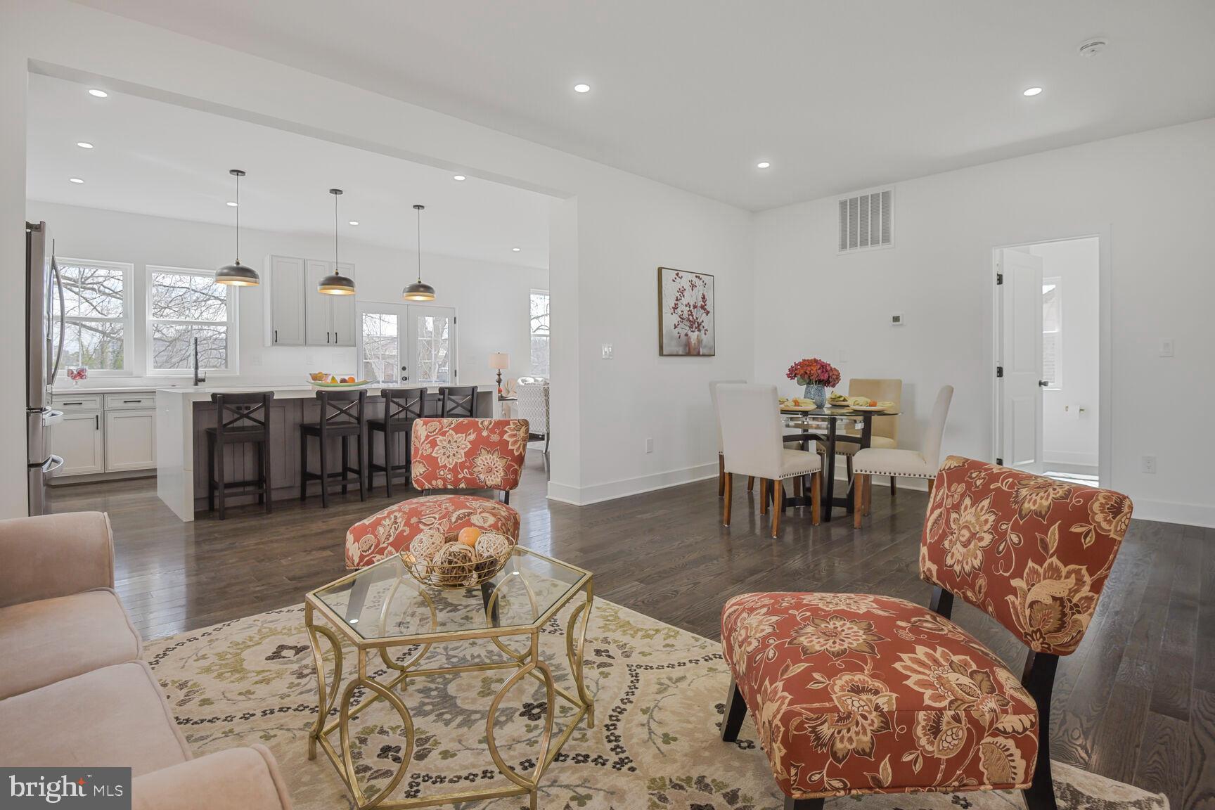 WOODSIDE - Residential