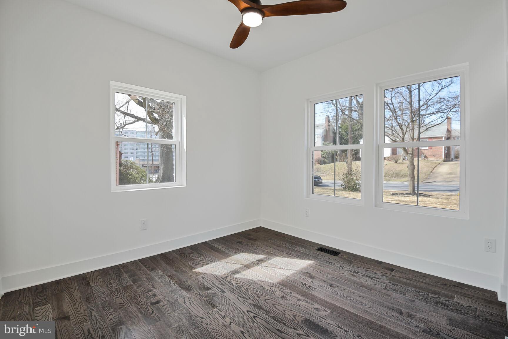 WOODSIDE - Residential