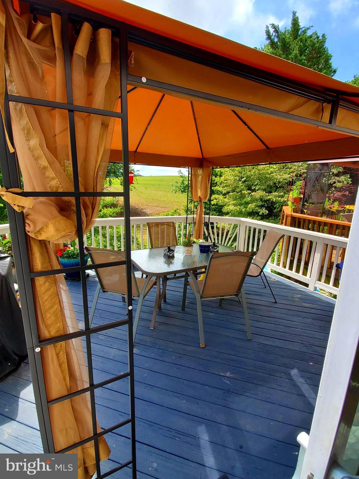 ROBERTS FIELD - Residential