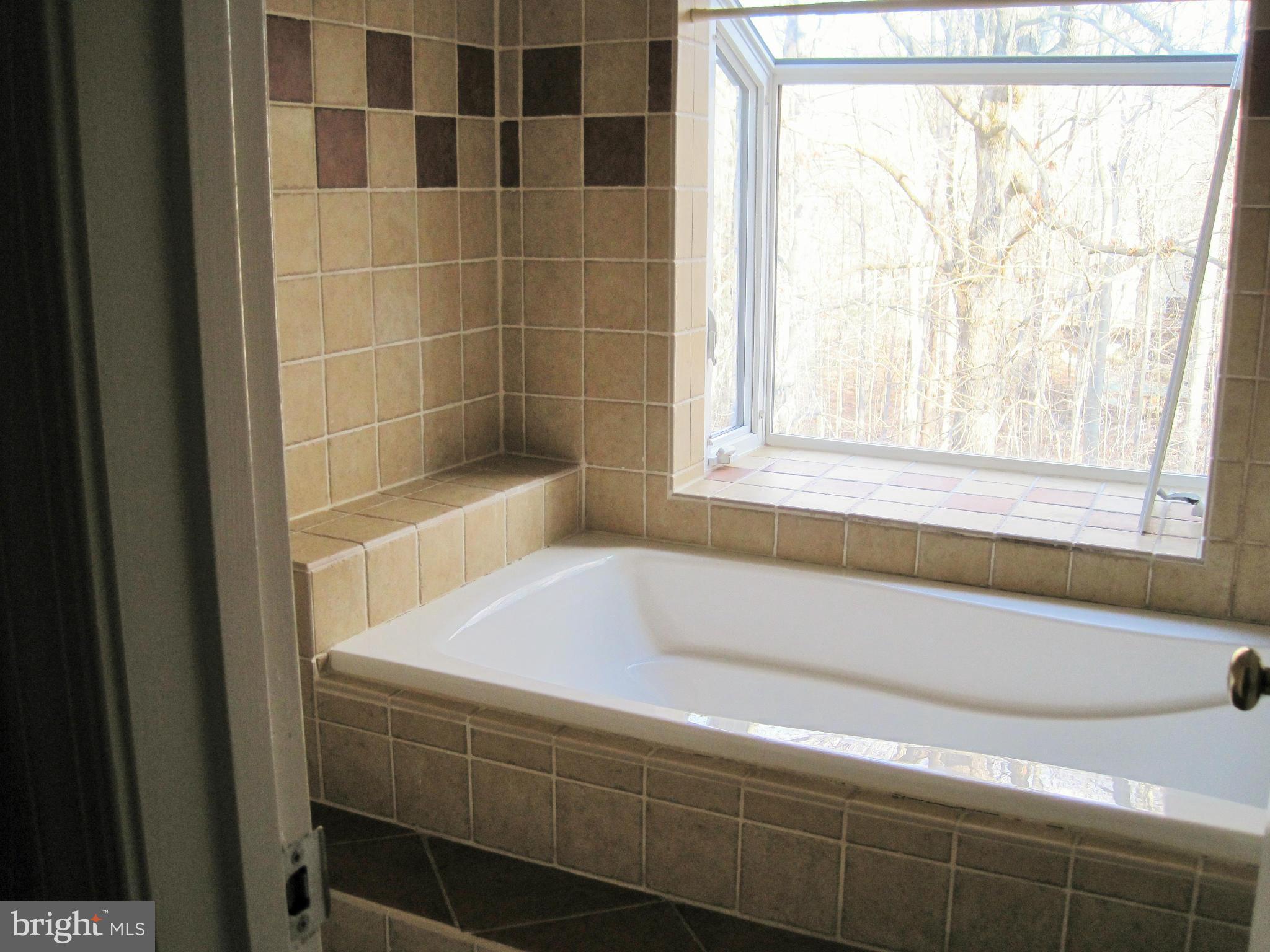 LAKE RIDGE - Residential Lease