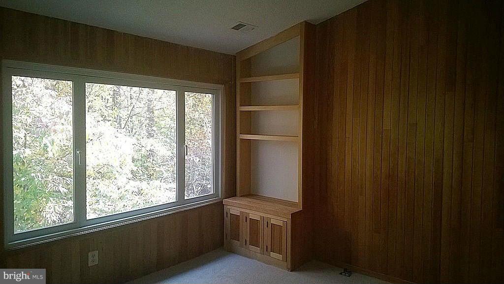 LAKE RIDGE - Residential Lease