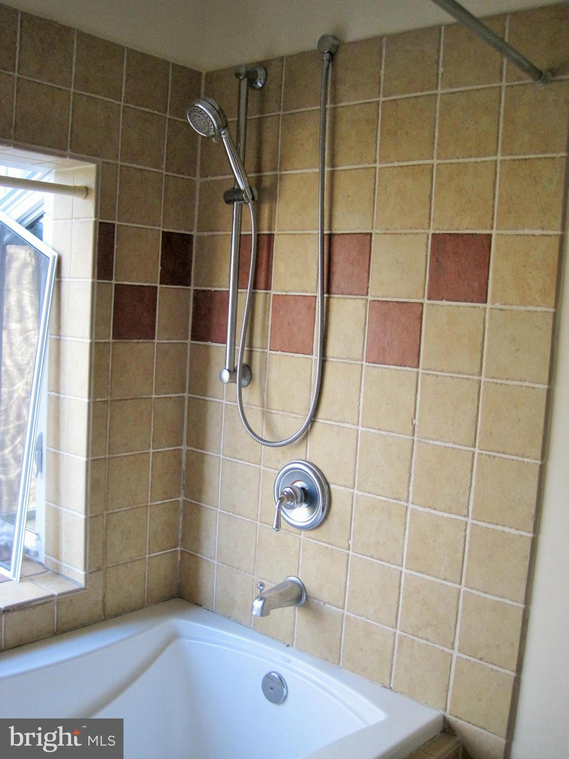 LAKE RIDGE - Residential Lease