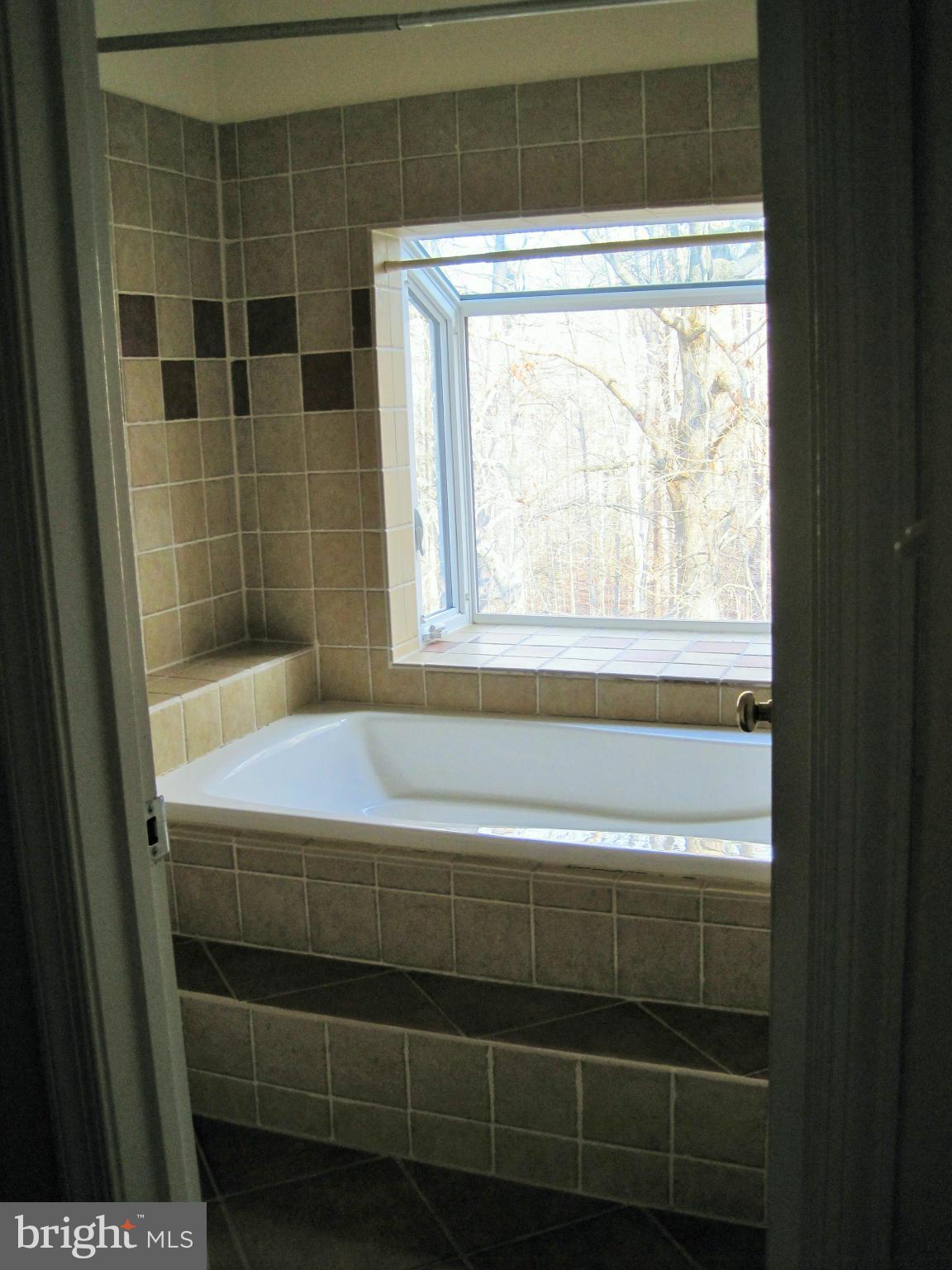 LAKE RIDGE - Residential Lease