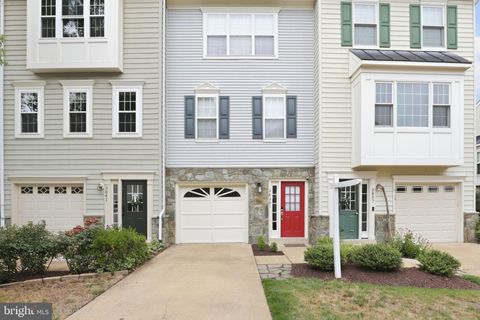 Photo of 3839 Watkins Mill Drive, ALEXANDRIA, VA 22304 (MLS # VAAX2063880)