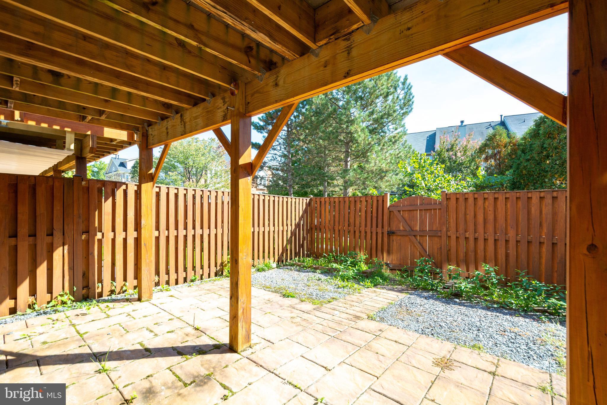 MADRILLON SPRINGS - Residential