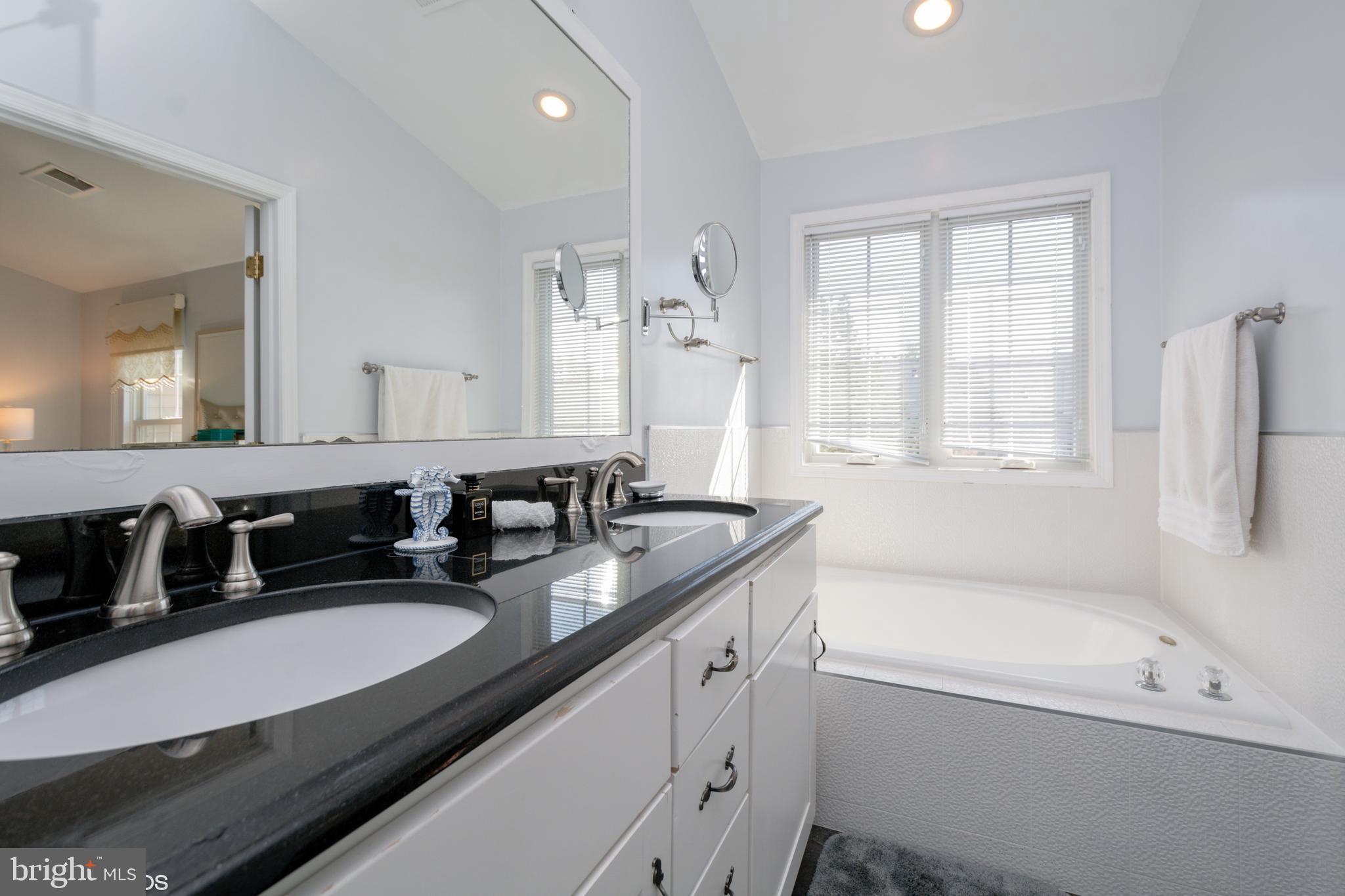 MADRILLON SPRINGS - Residential