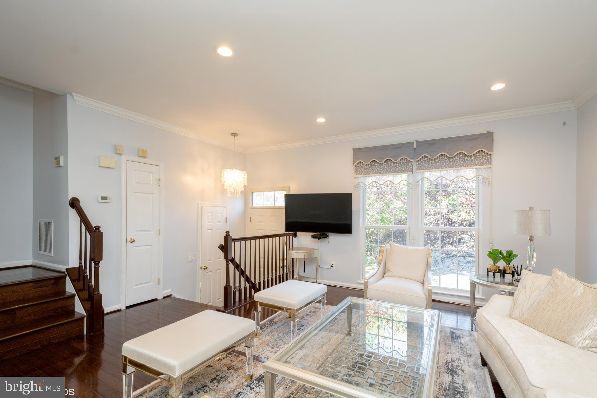 MADRILLON SPRINGS - Residential