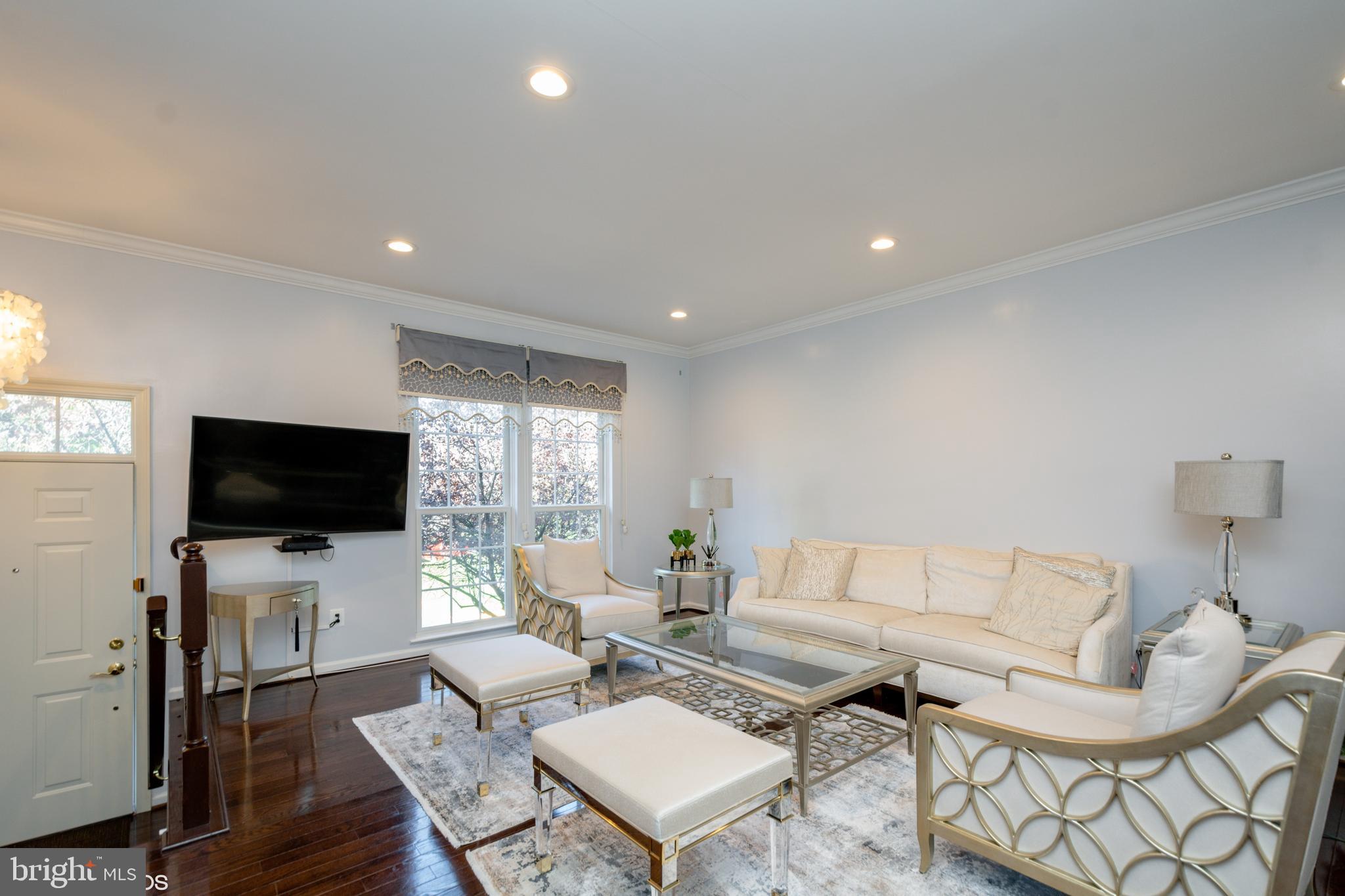 MADRILLON SPRINGS - Residential