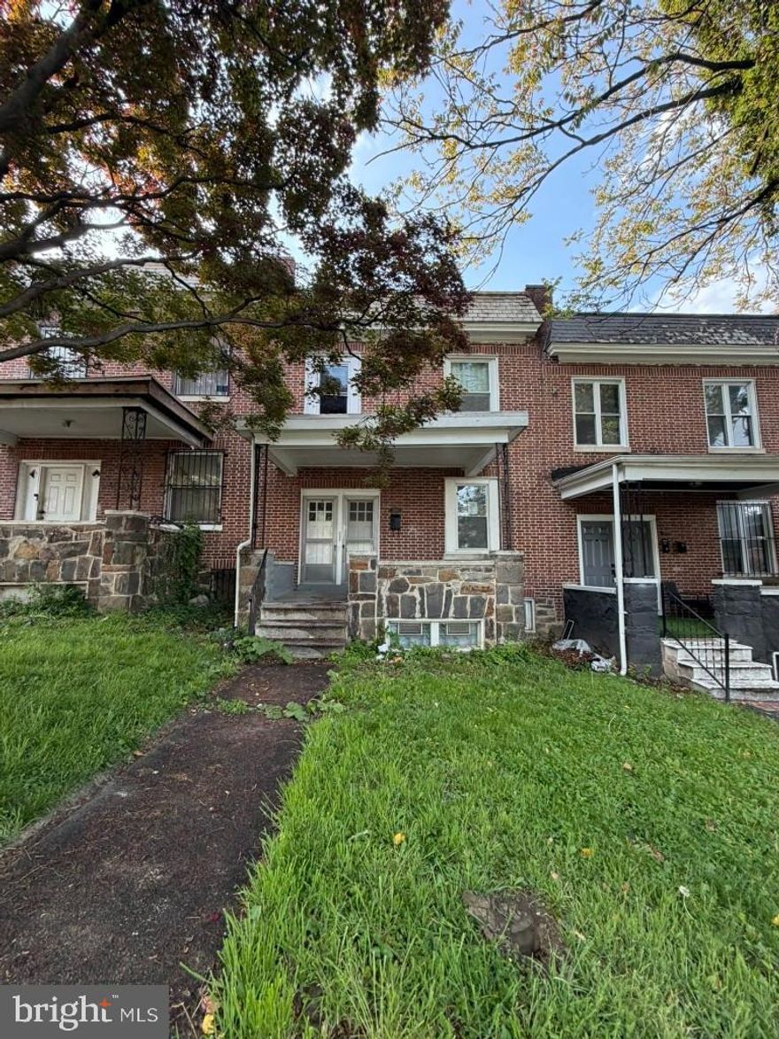 An opportunity you cannot miss! This 2 unit home is ideal for those who are seeking an investment opportunity where you live in a one unit and rent the 2nd unit. The first unit, which is the main level, consist on an ample living room with a cozy fireplace,  spacious one bedroom and your own full bathroom, dining area and kitchen - ideal for those seeking a cozy yet functional layout. From this level you can access the full unfinished basement which could easily be finished for additional living space and also a door that leads you to the backyard. The second unit is on the upper level and has its own living room, a decent-sized bedroom and 1 full bathroom along with its own kitchen and access to the big balcony. Both units are separately metered. Large rear yard with ample parking. Occupy one unit and rent the other! Hurry and schedule your showings now!