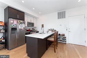 2006 FRANKFORD AVENUE 10 301