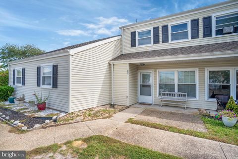Photo of 27 Mediterranean Court, BARNEGAT, NJ 08005 (MLS # NJOC2037716)
