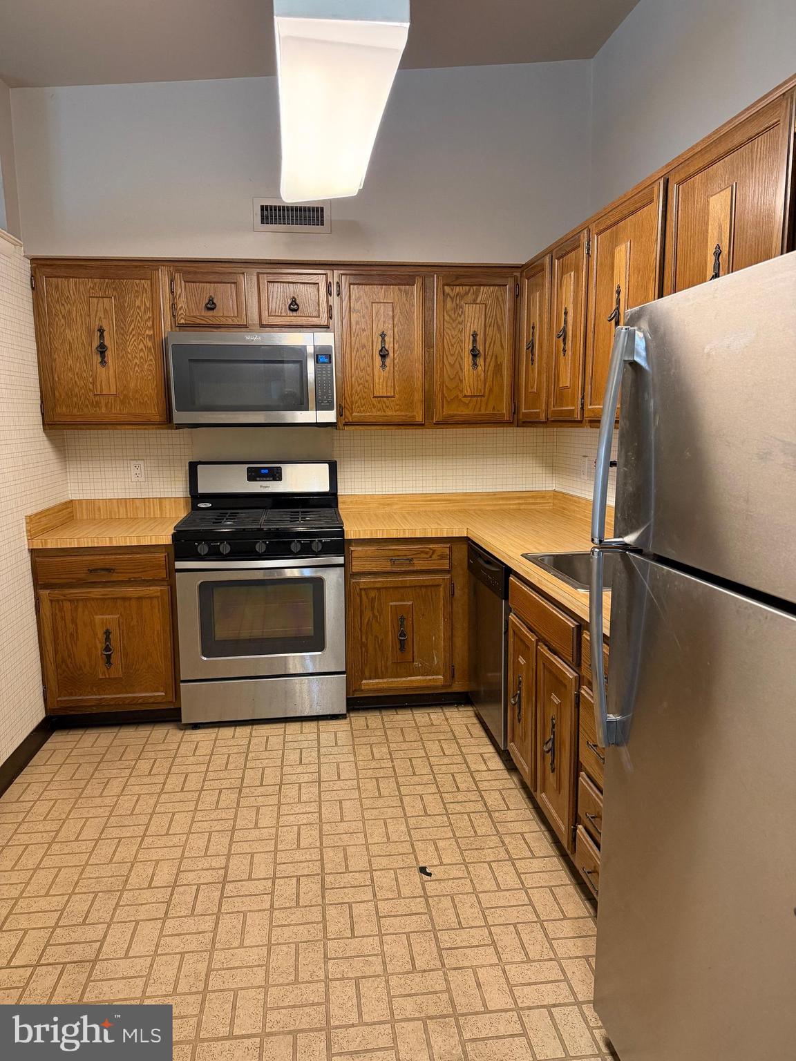 67203 DELAIRE LANDING ROAD 00 203