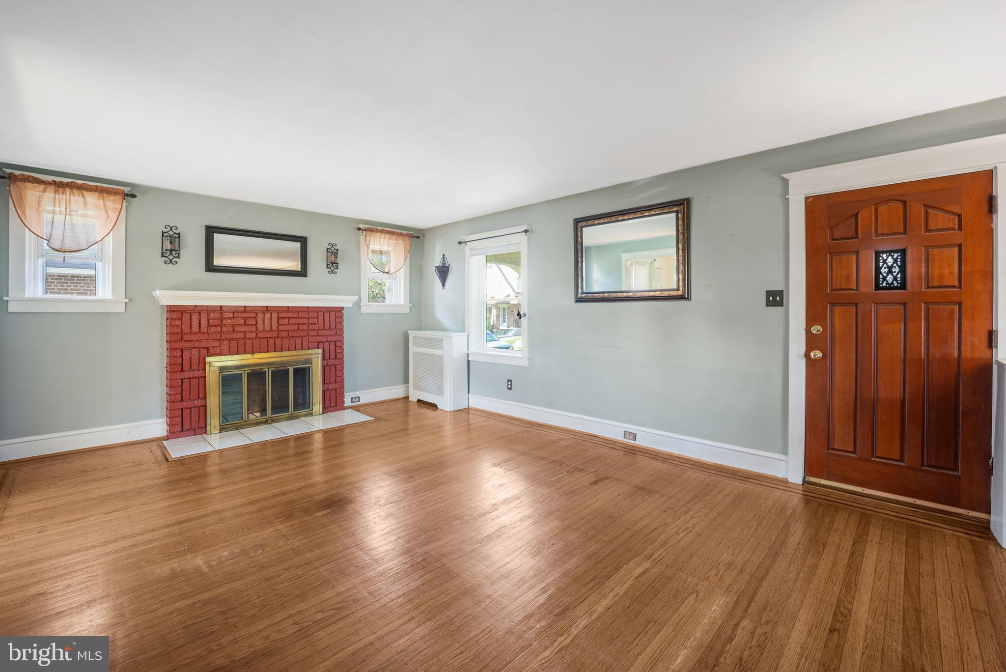953 FOSS AVENUE