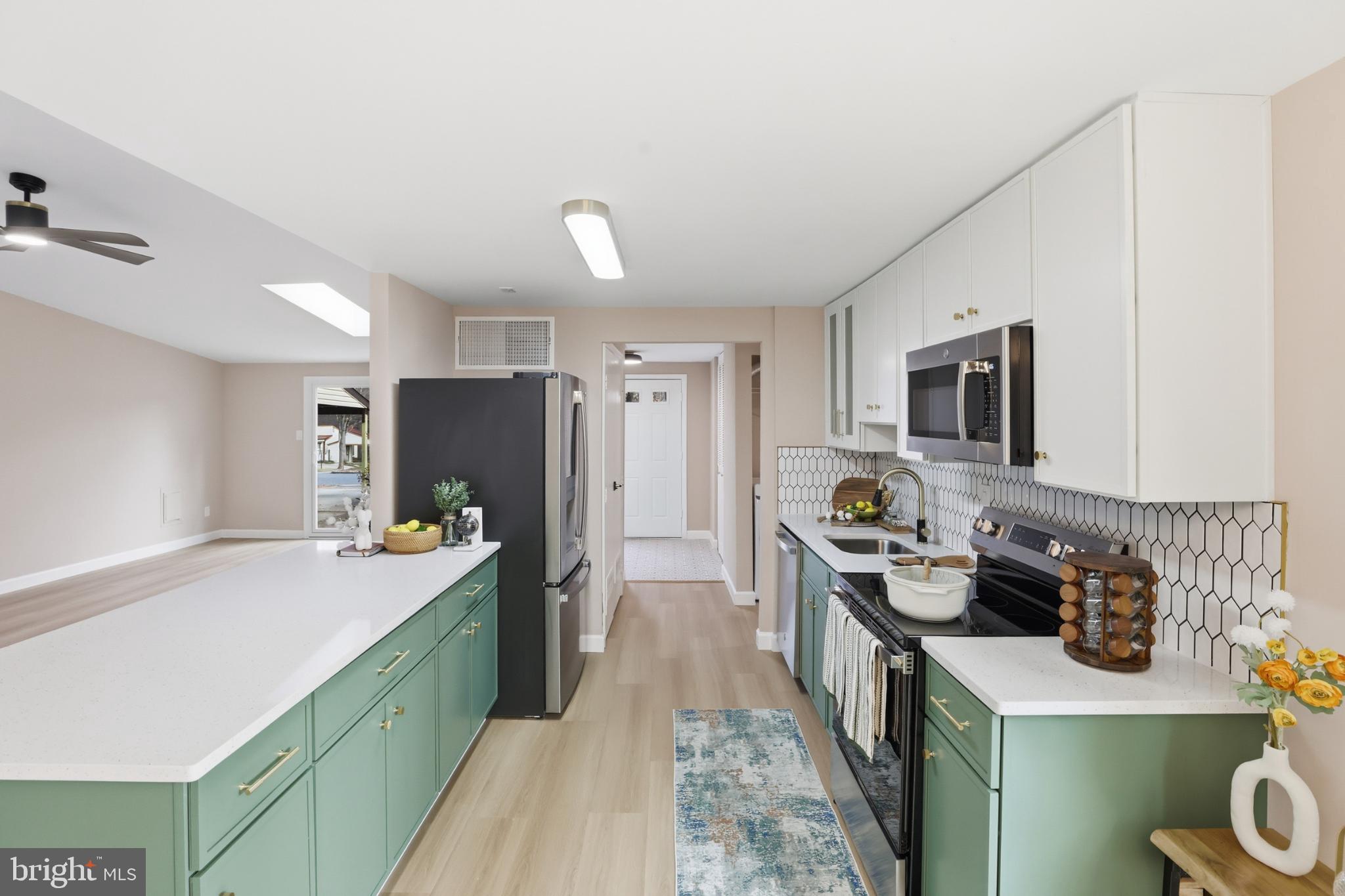 VILLAGE OF LONG REACH - Residential