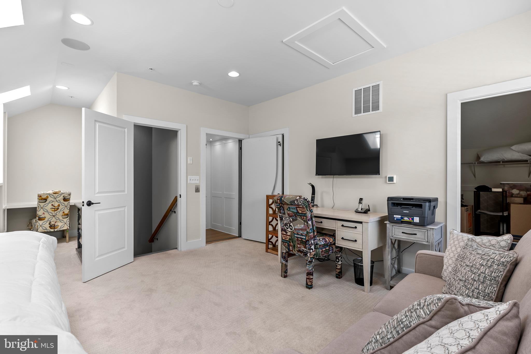 CABIN BRANCH - Residential