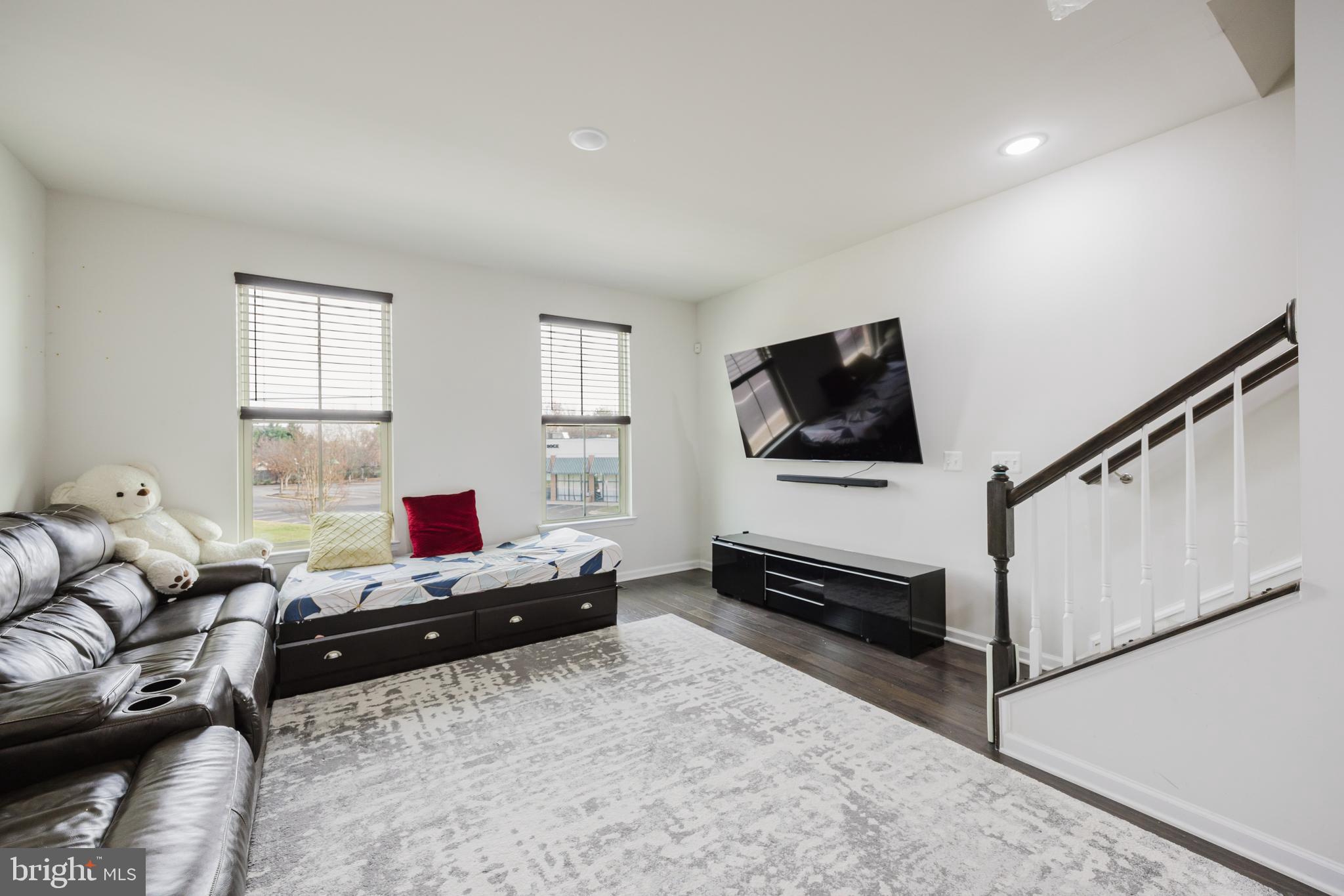 TRAILSIDE - Residential