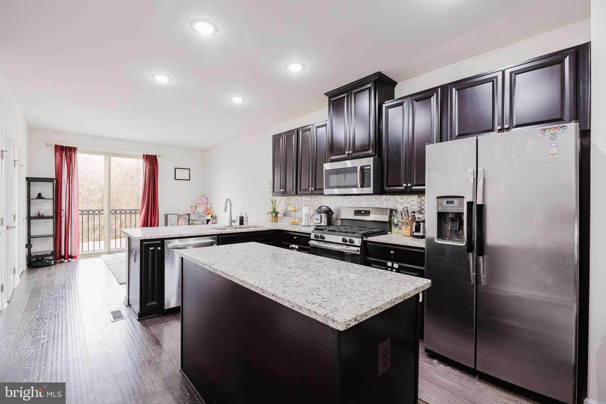 TRAILSIDE - Residential