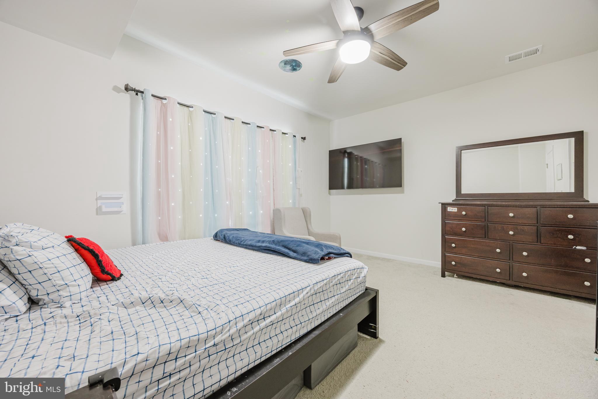 TRAILSIDE - Residential