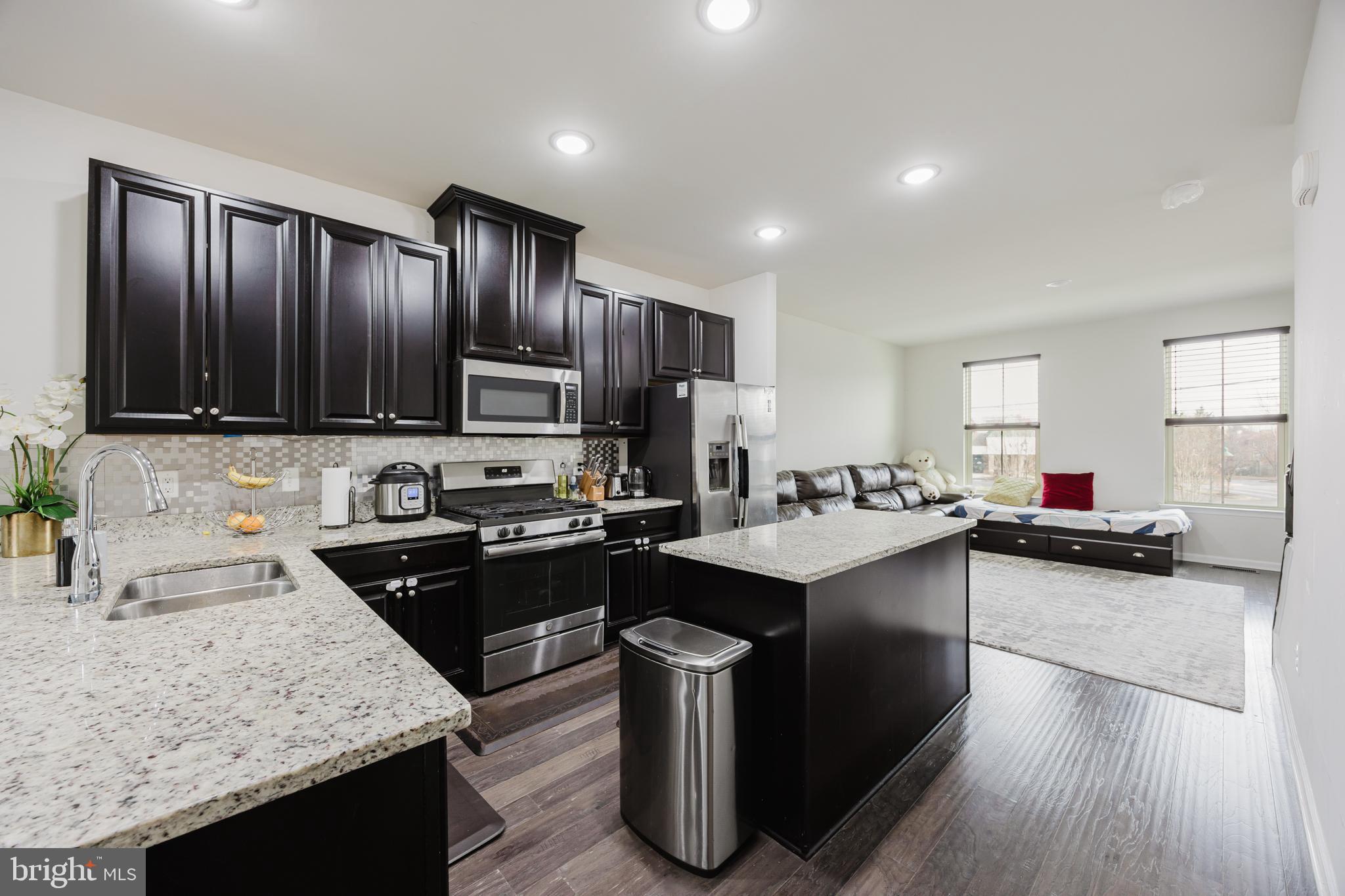 TRAILSIDE - Residential