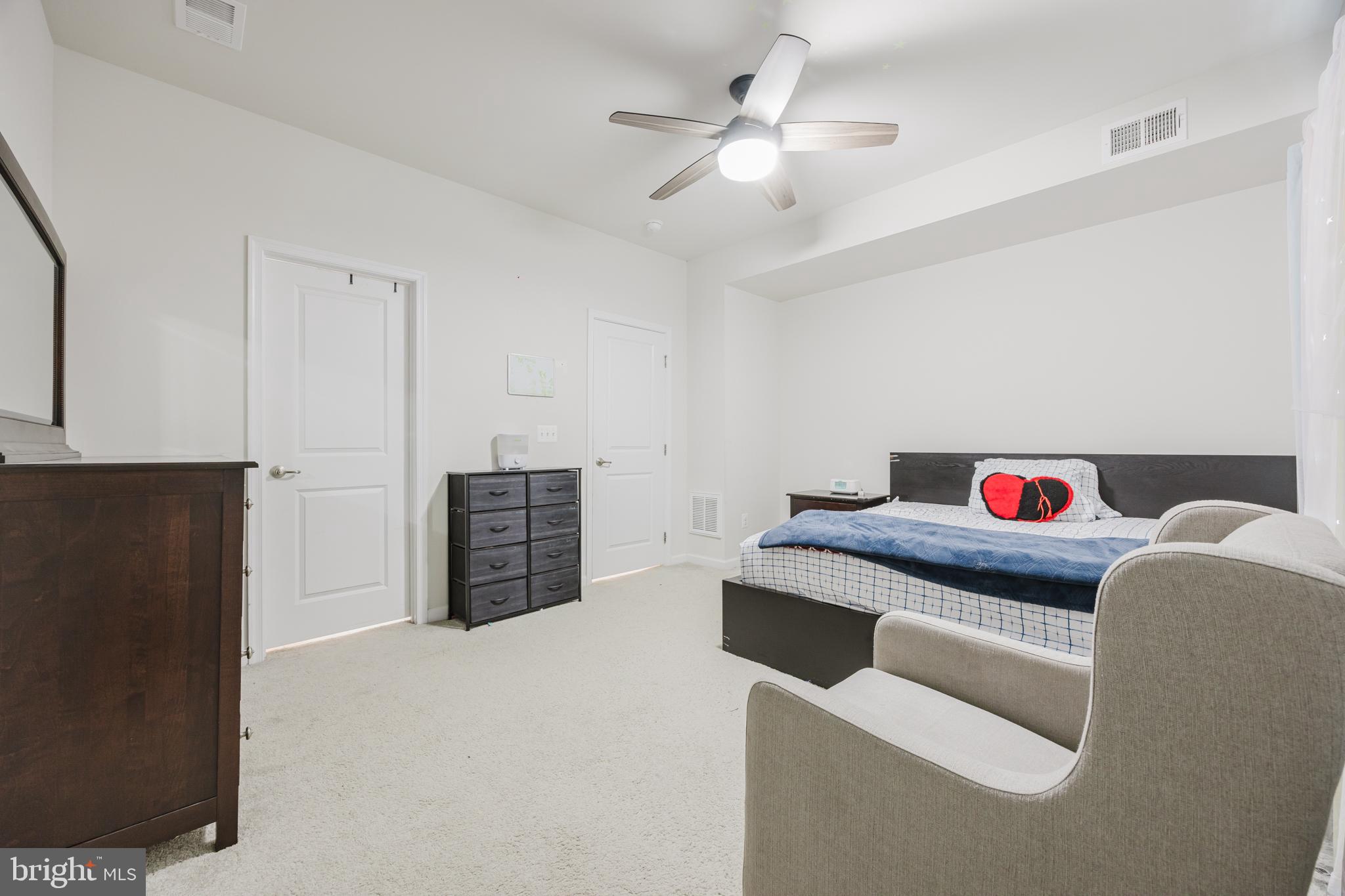 TRAILSIDE - Residential