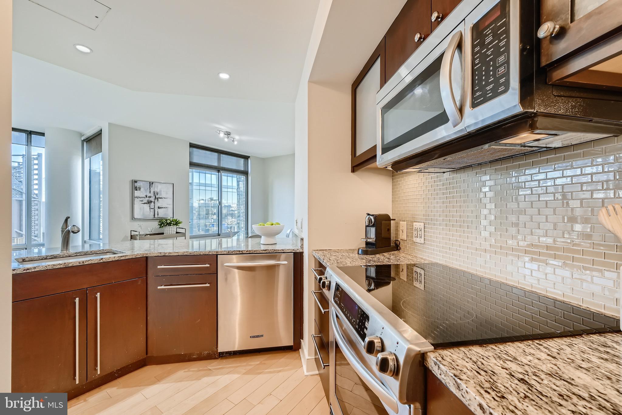 HARBOR EAST - Residential