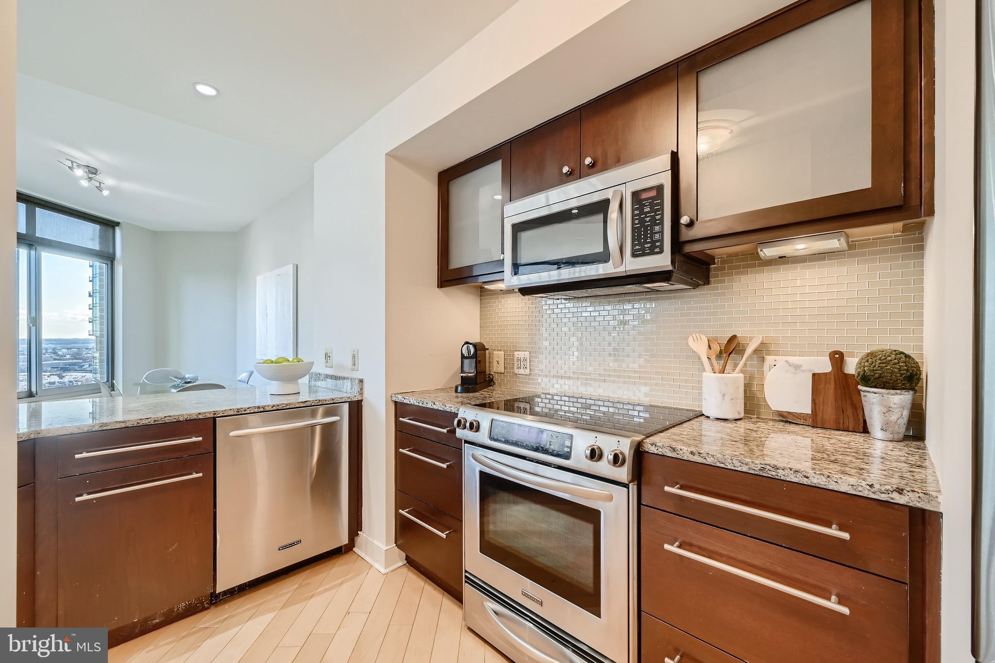 HARBOR EAST - Residential