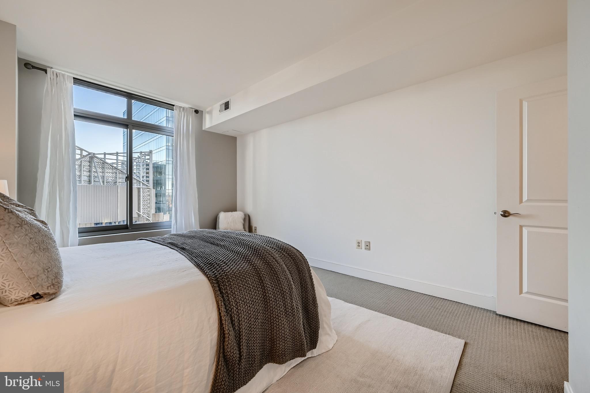 HARBOR EAST - Residential