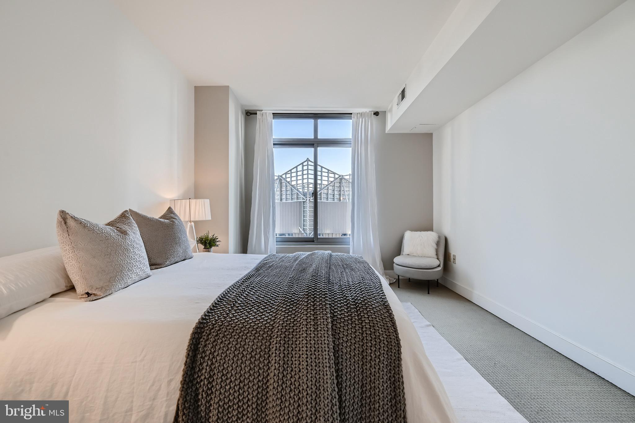 HARBOR EAST - Residential