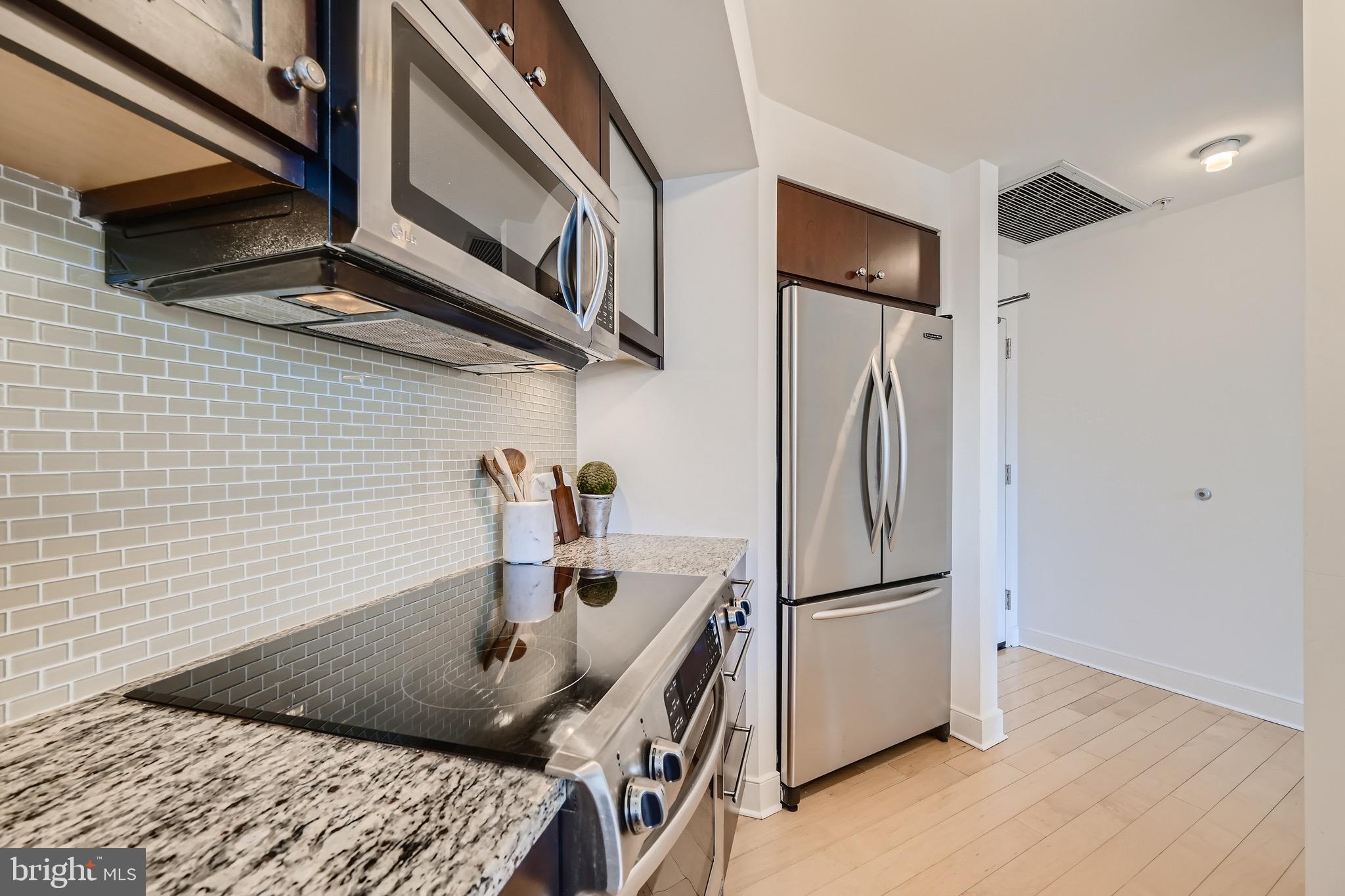 HARBOR EAST - Residential