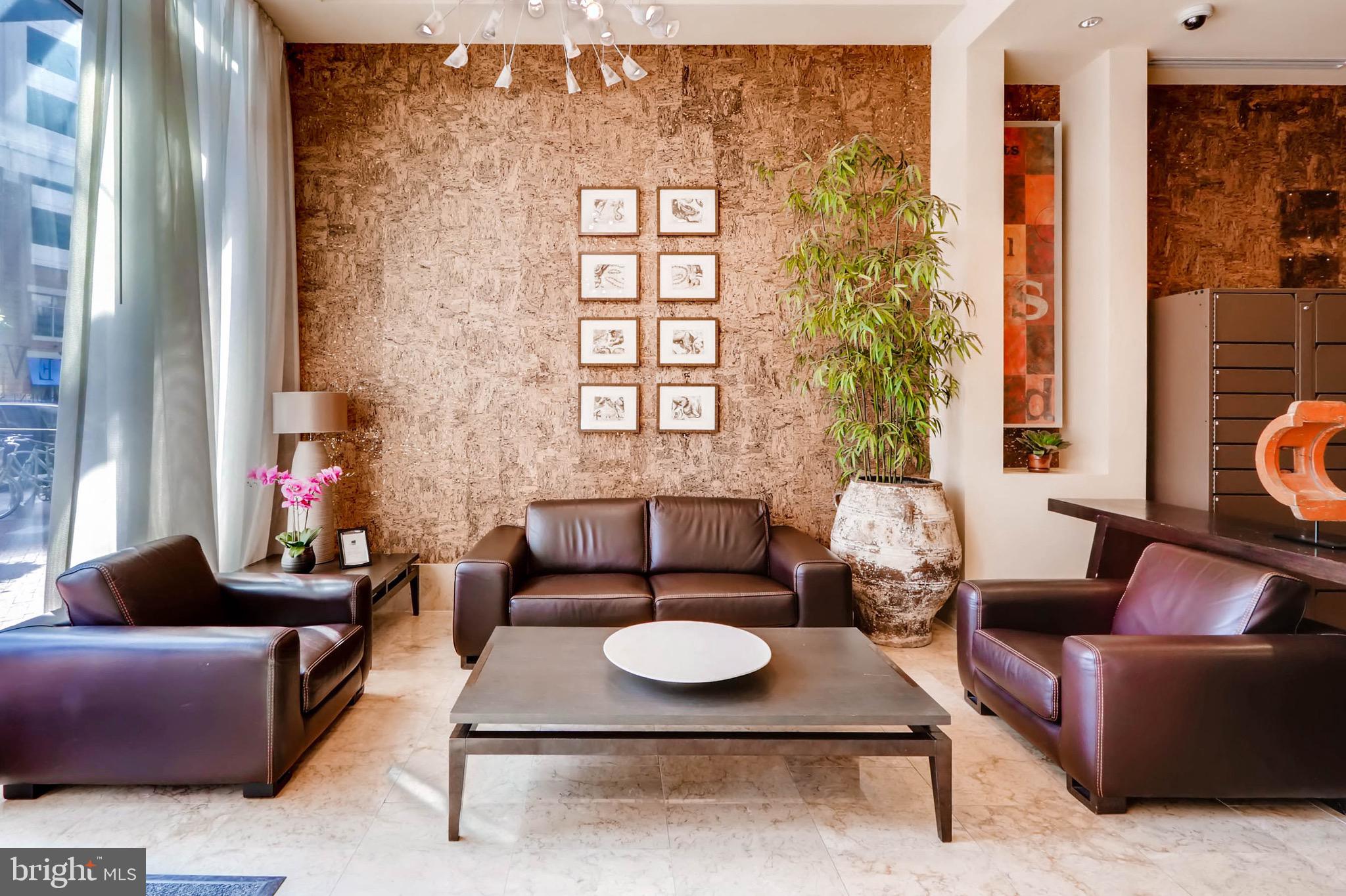 HARBOR EAST - Residential