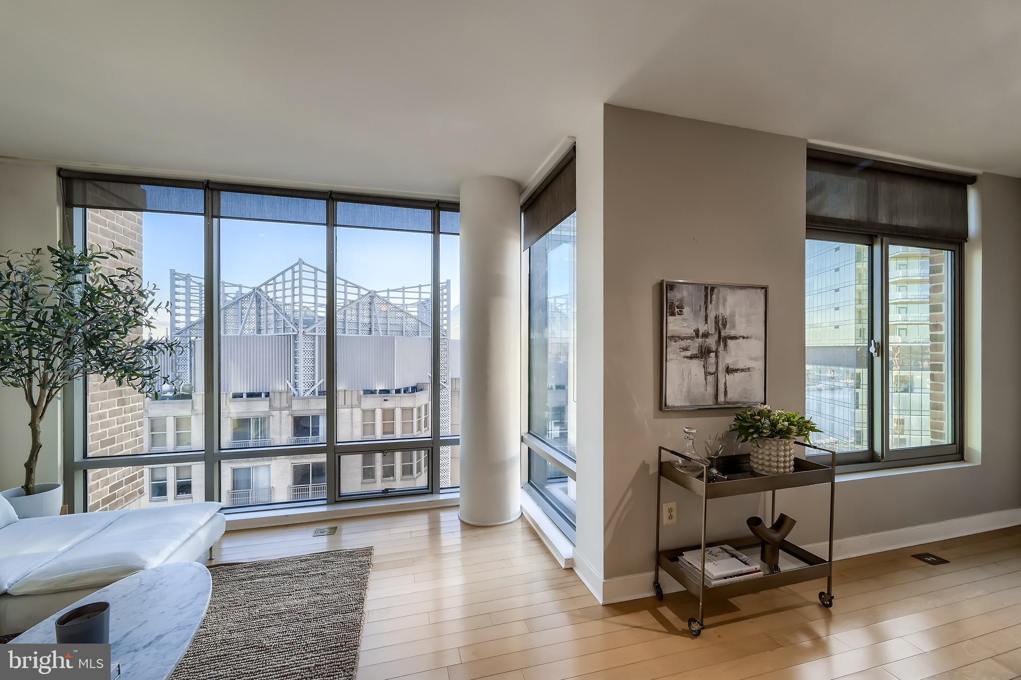 HARBOR EAST - Residential