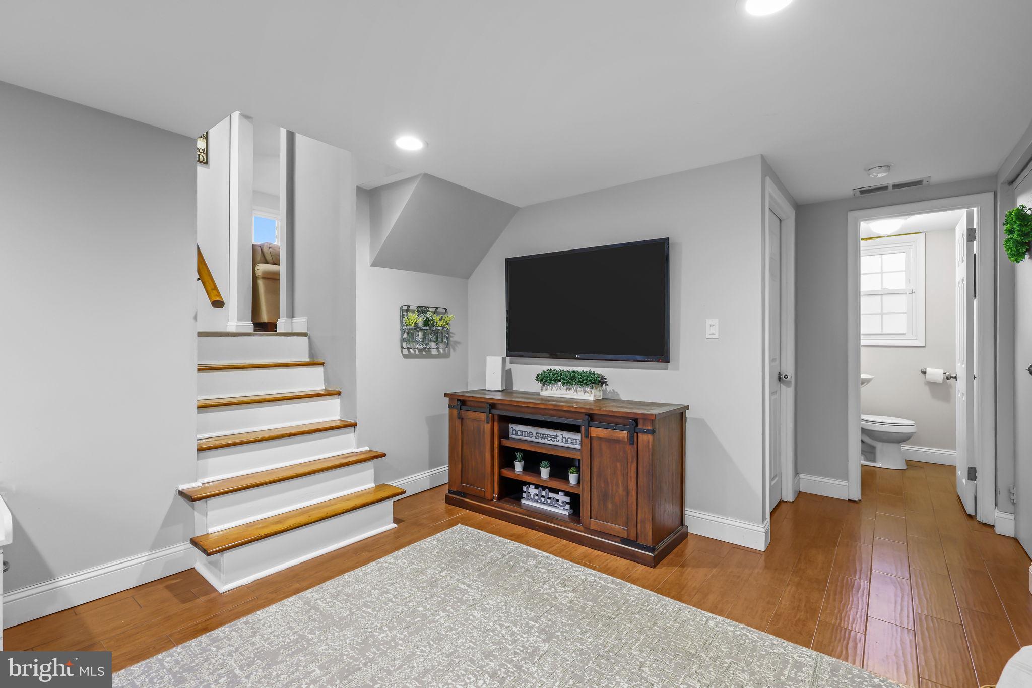 ABINGTON WOODS - Residential