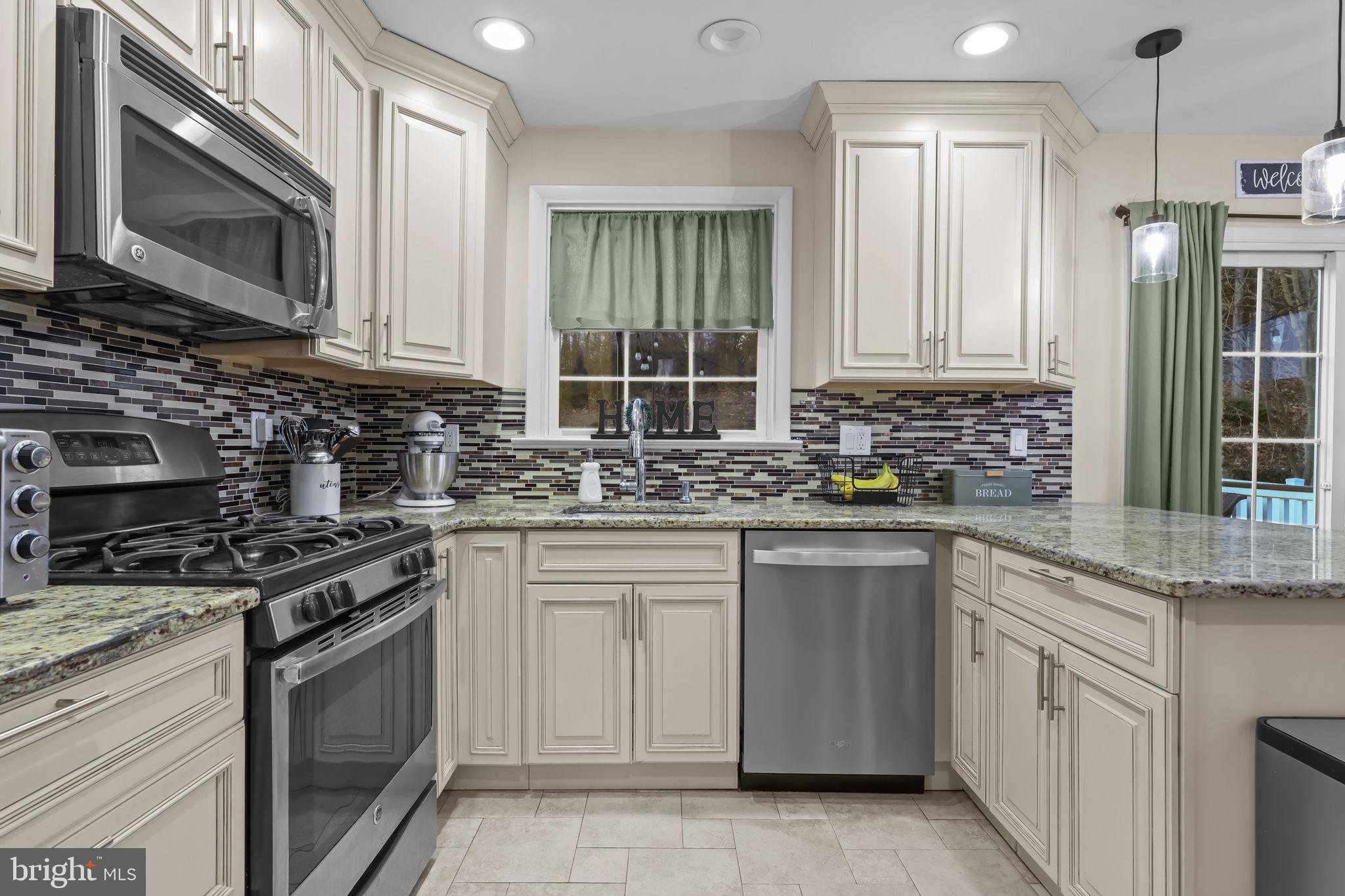 ABINGTON WOODS - Residential