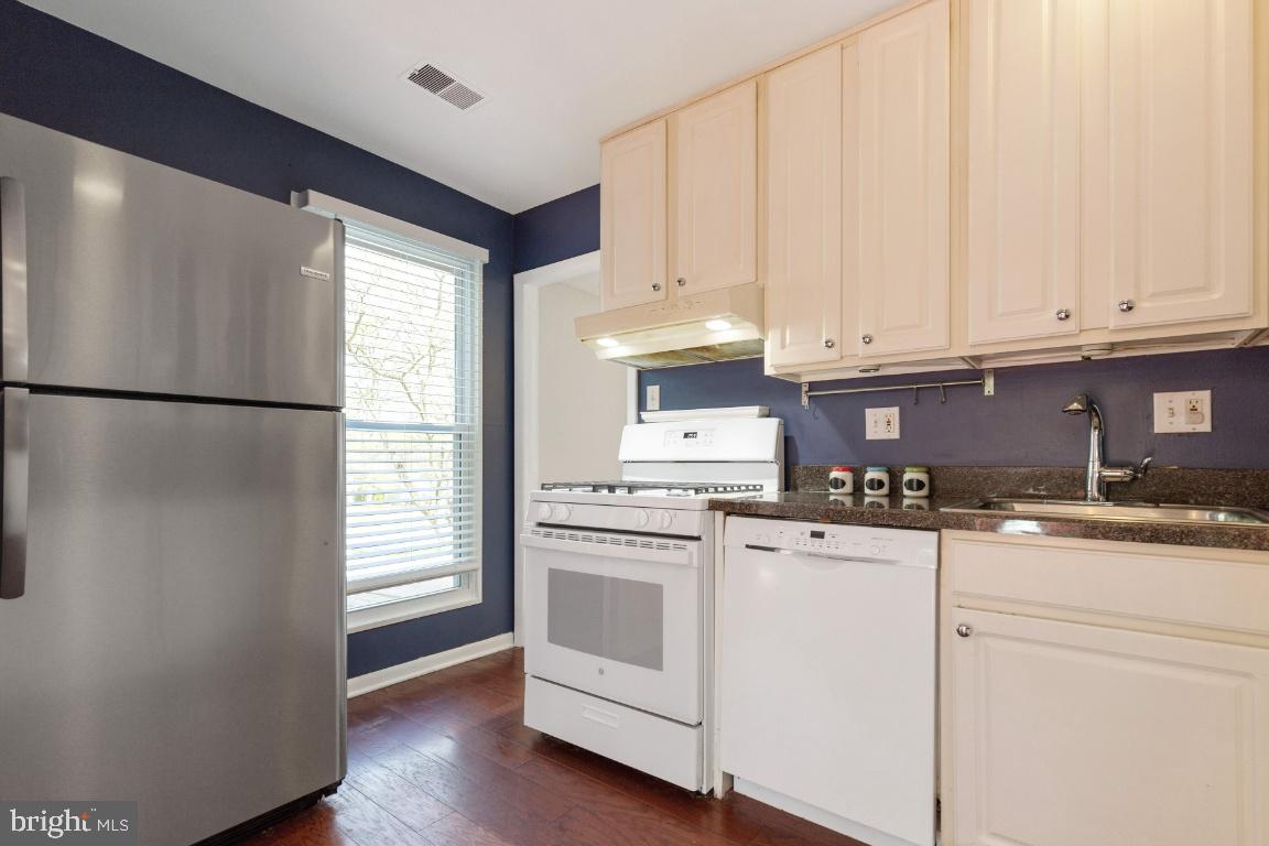 ROLLING VALLEY WEST - Residential