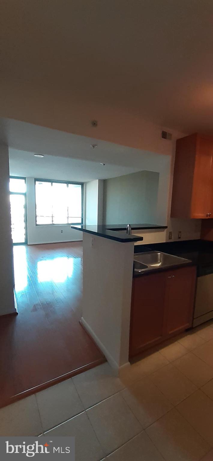 CONTINENTAL - Residential Lease