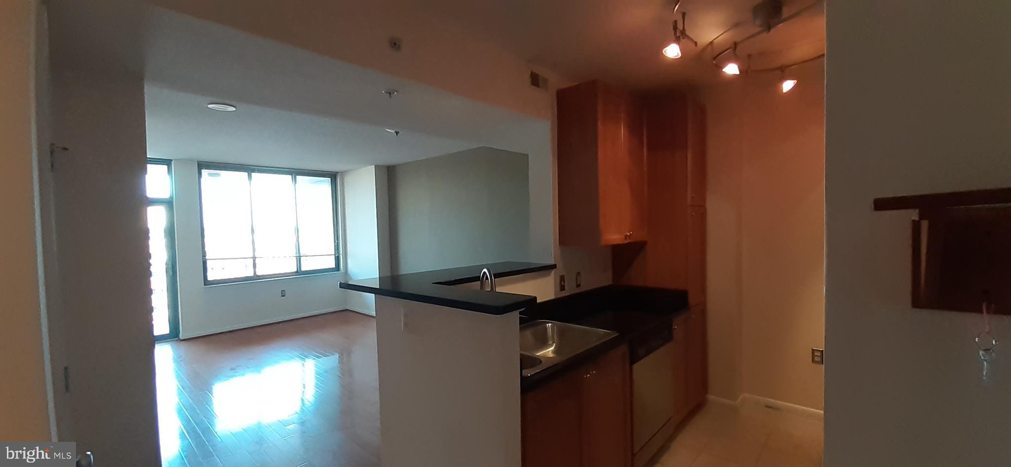 CONTINENTAL - Residential Lease