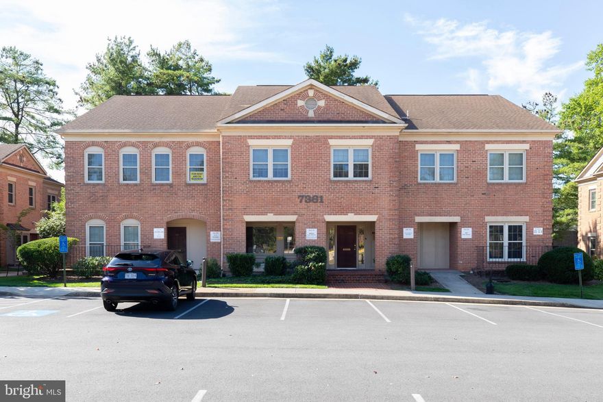 MOVE IN READY !!! OFFICE CONDO IN ANNANDALE, SECOND FLOOR OFFICE SPACE. APPROXIMATELY 1,065 SQ. HARDWOOD FLOORS IN FOYER AND RECEPTION AREA. 3 OTHER OFFICES AND SUPPLY ROOM.
NEW  KITCHEN, NEW HARDWOOD FLOORING, NEW PAINT, NEW BATHROOM.