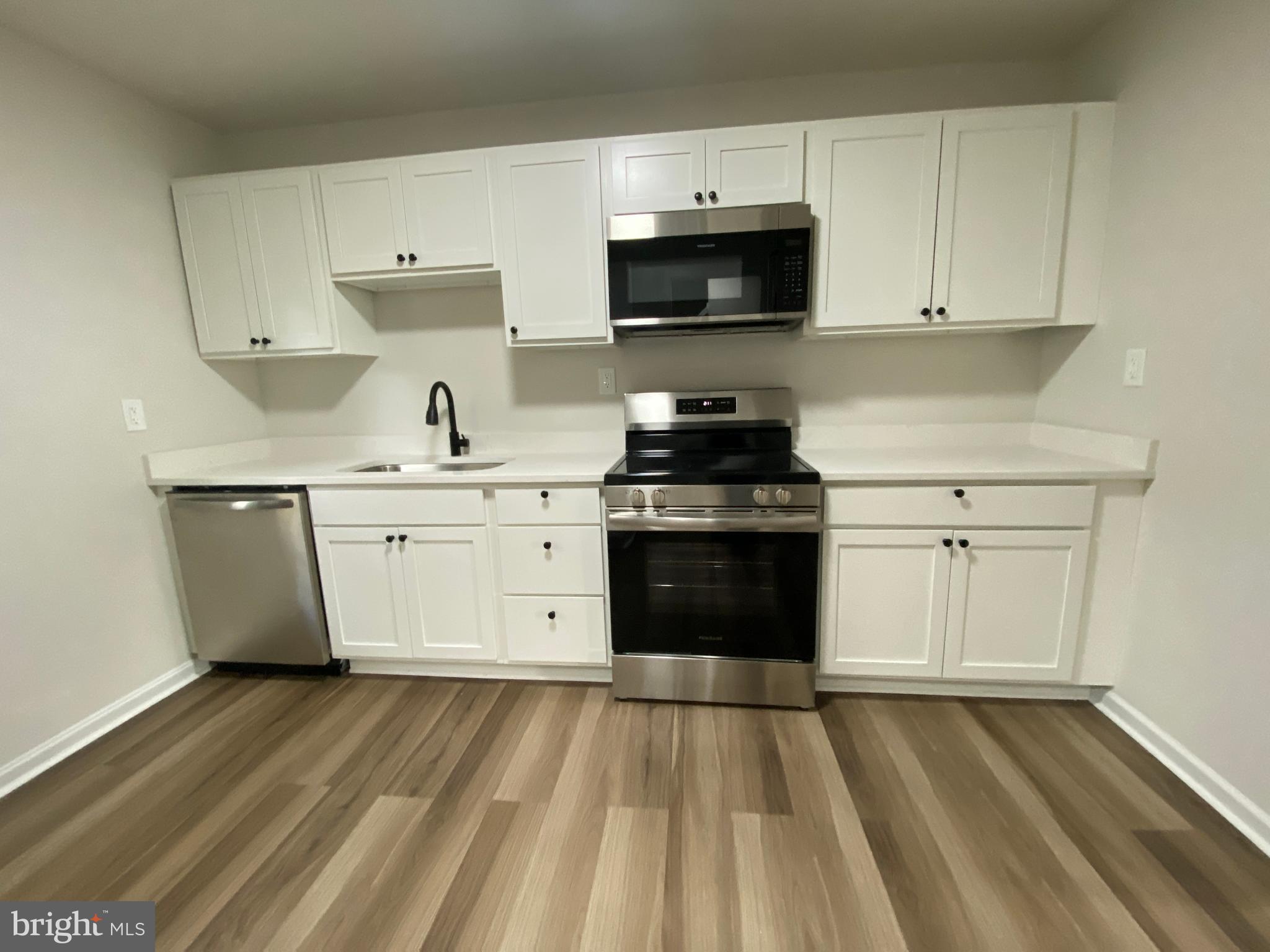 OLDE GREENWICH - Residential Lease