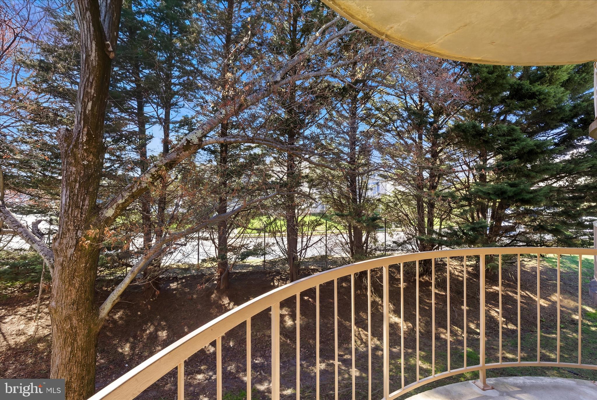 HUNTLEY SQUARE CONDOMINIUMS - Residential