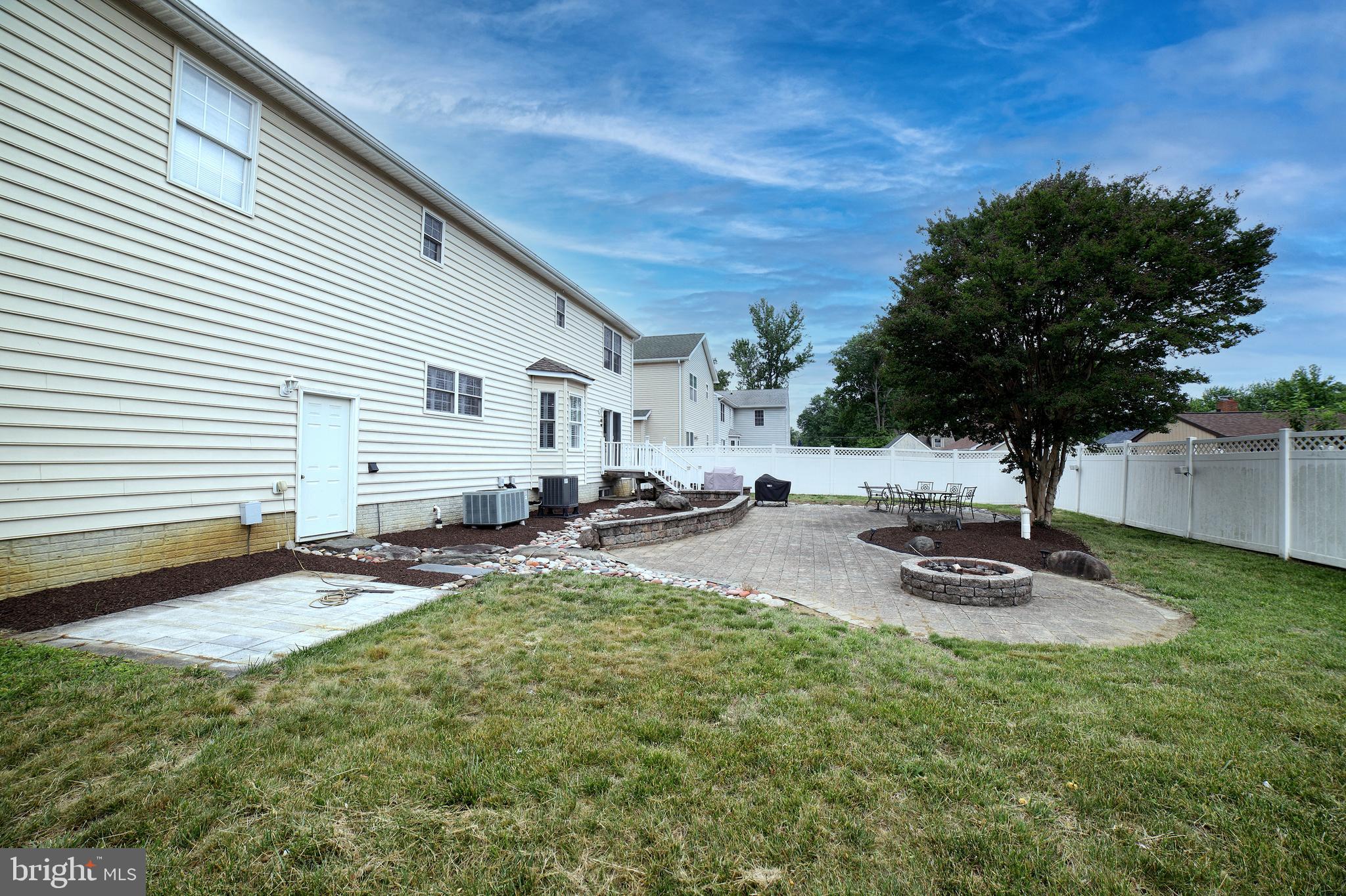 SELBY ON THE BAY - Residential