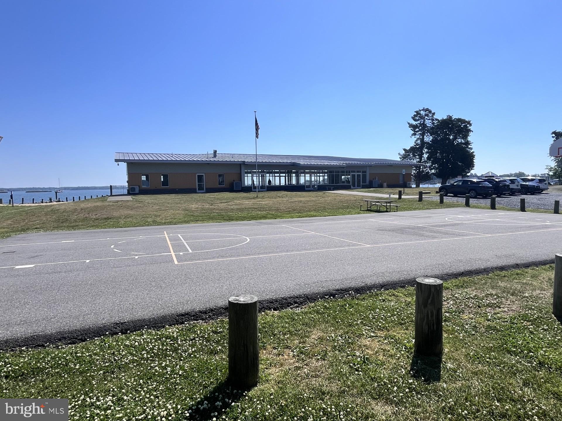 SELBY ON THE BAY - Residential