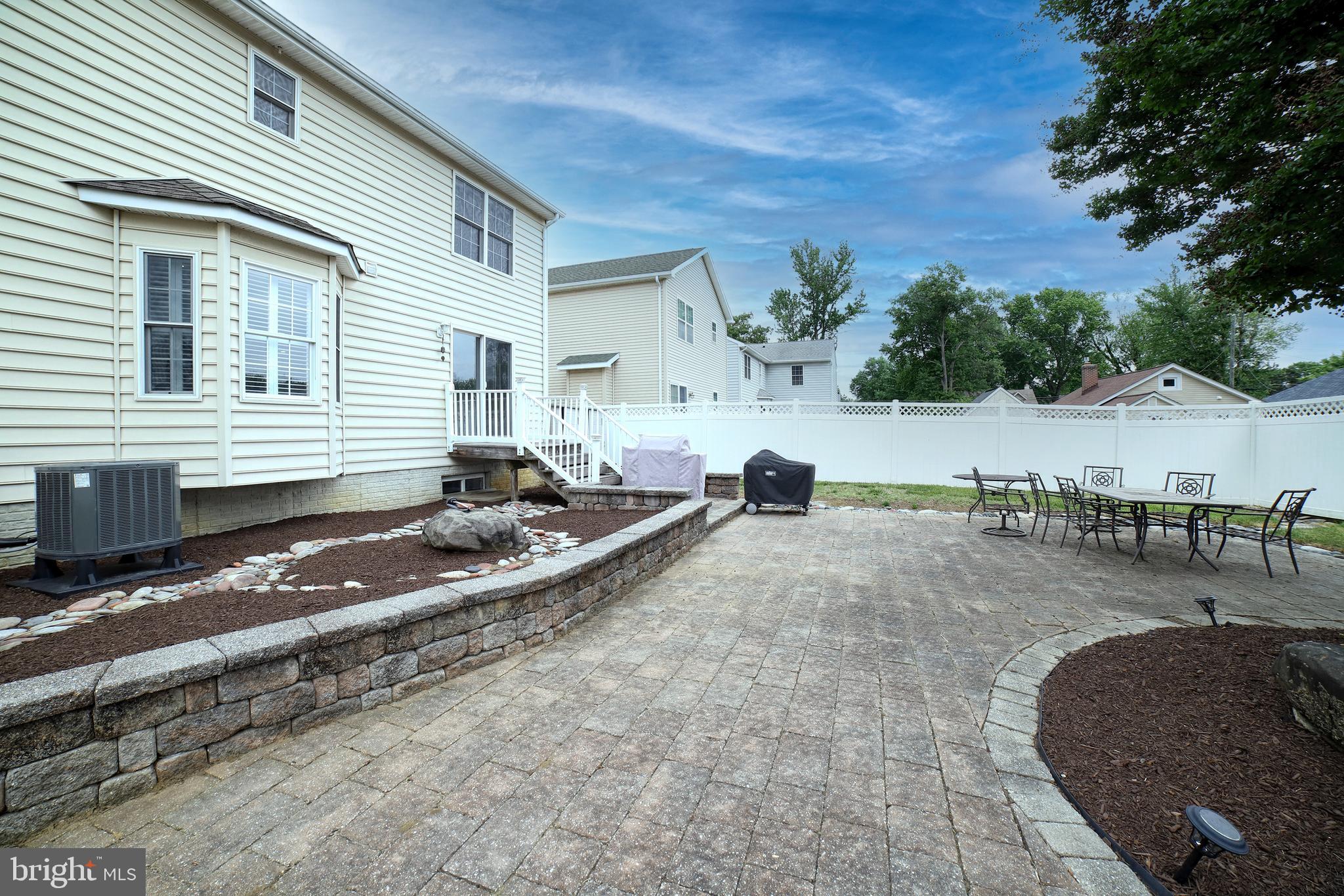 SELBY ON THE BAY - Residential