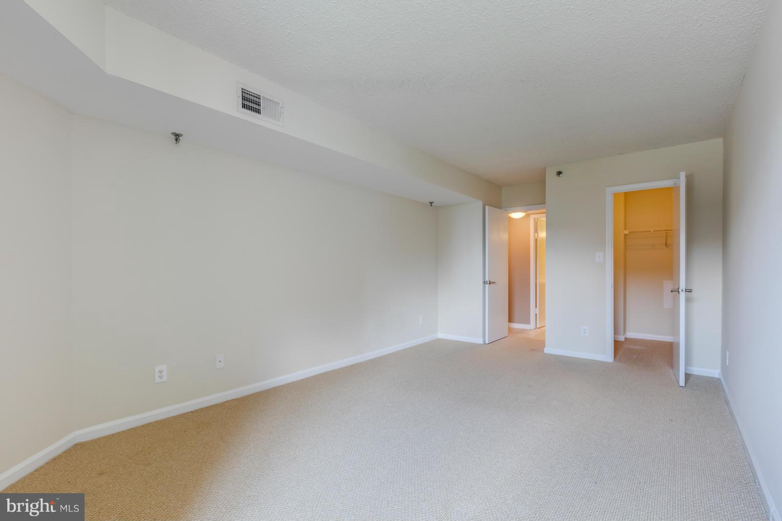 WESTVIEW AT BALLSTON METRO - Residential