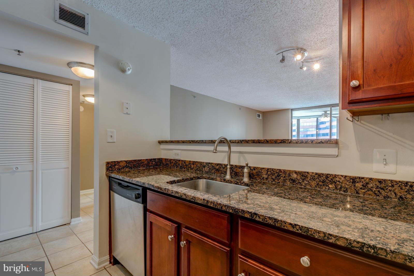 WESTVIEW AT BALLSTON METRO - Residential