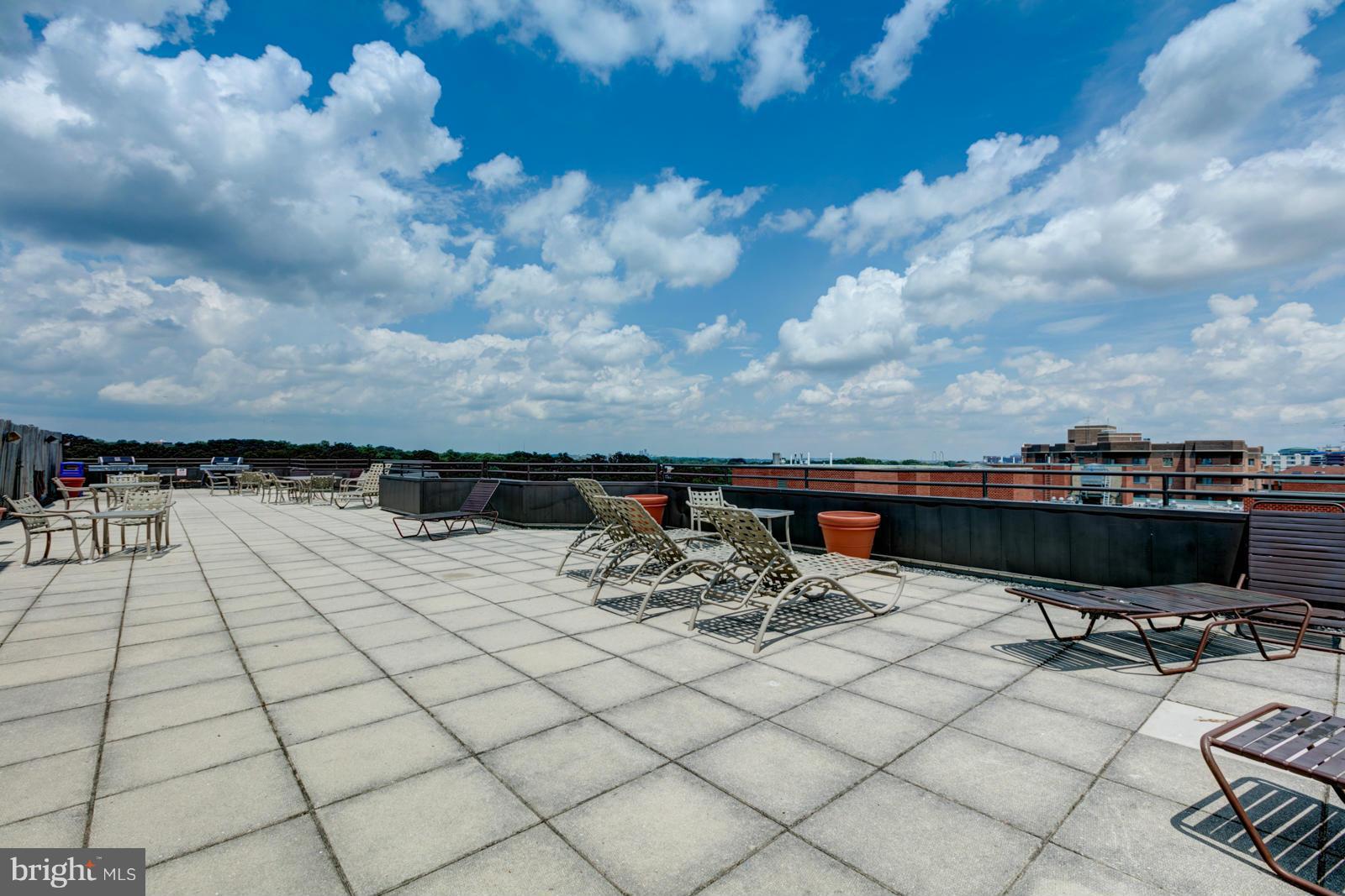 WESTVIEW AT BALLSTON METRO - Residential