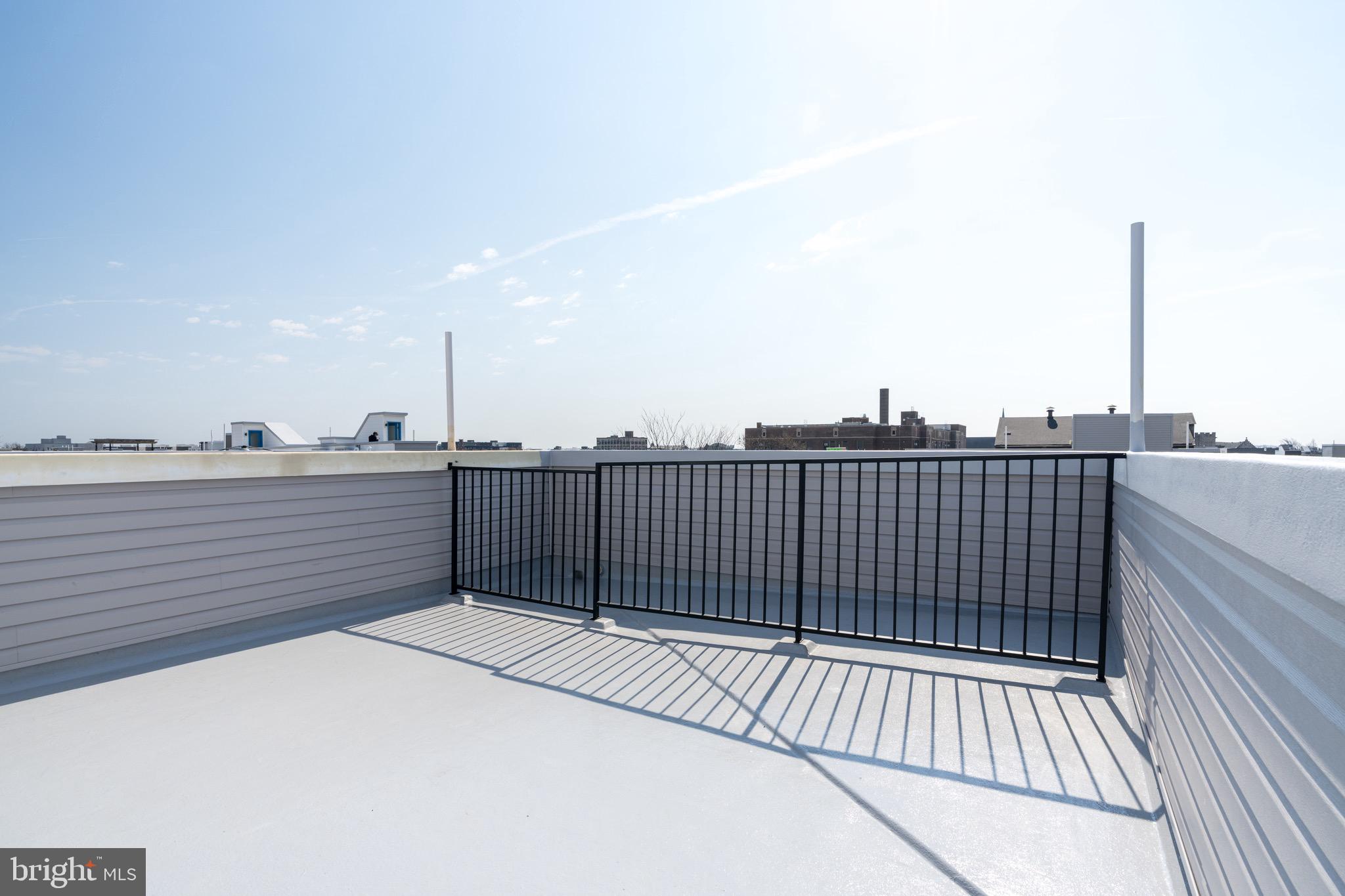 EAST KENSINGTON - Residential