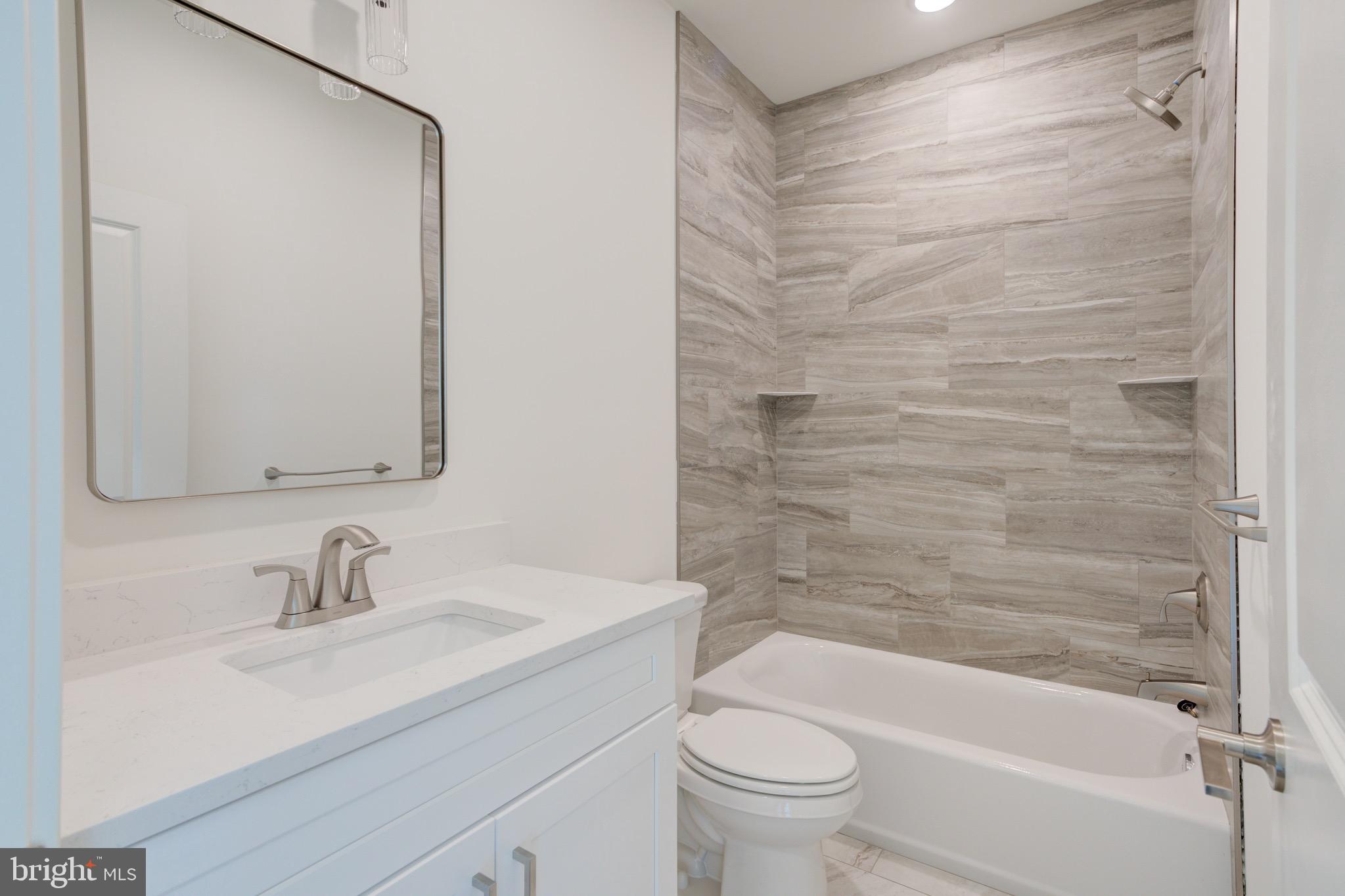 EAST KENSINGTON - Residential