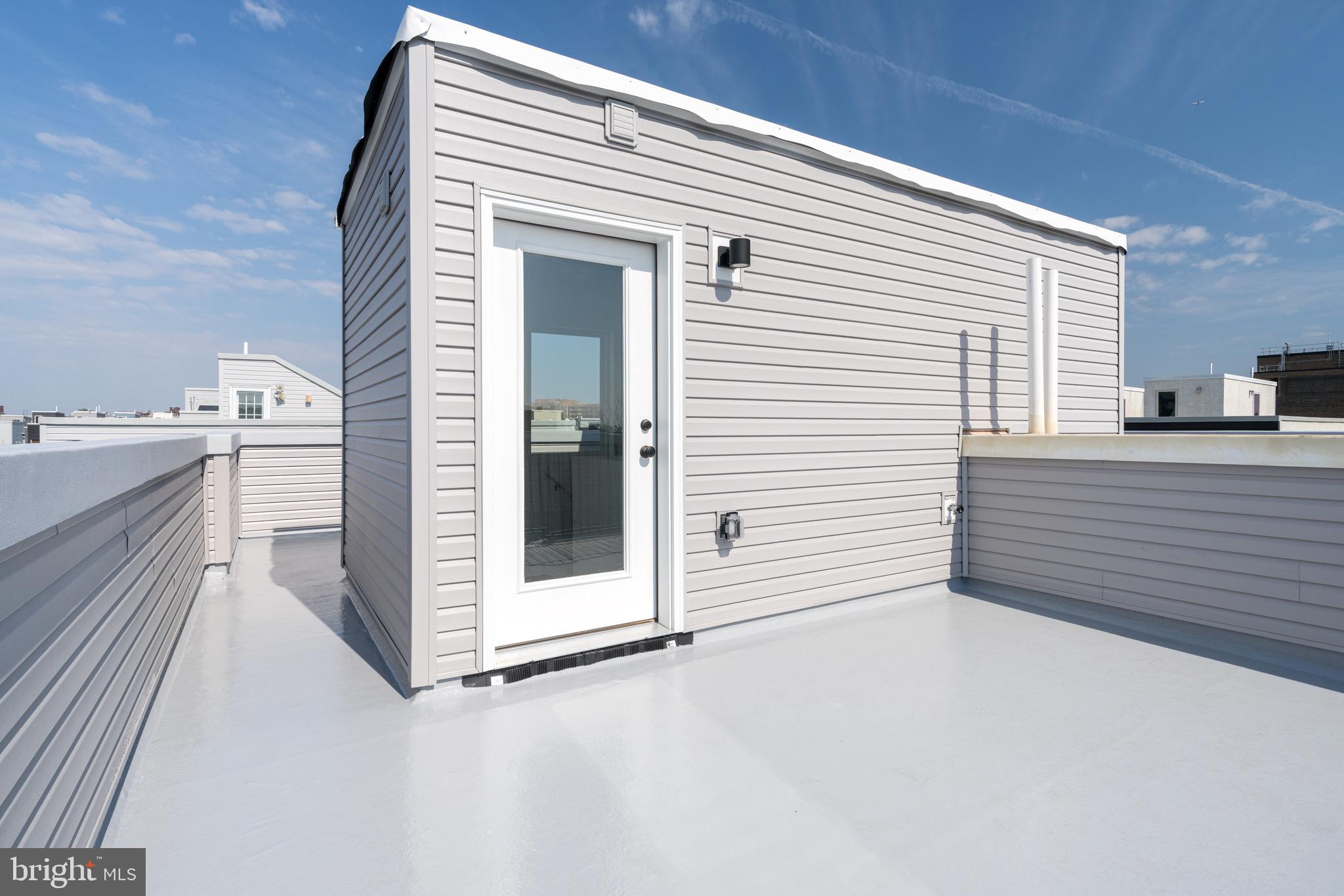 EAST KENSINGTON - Residential