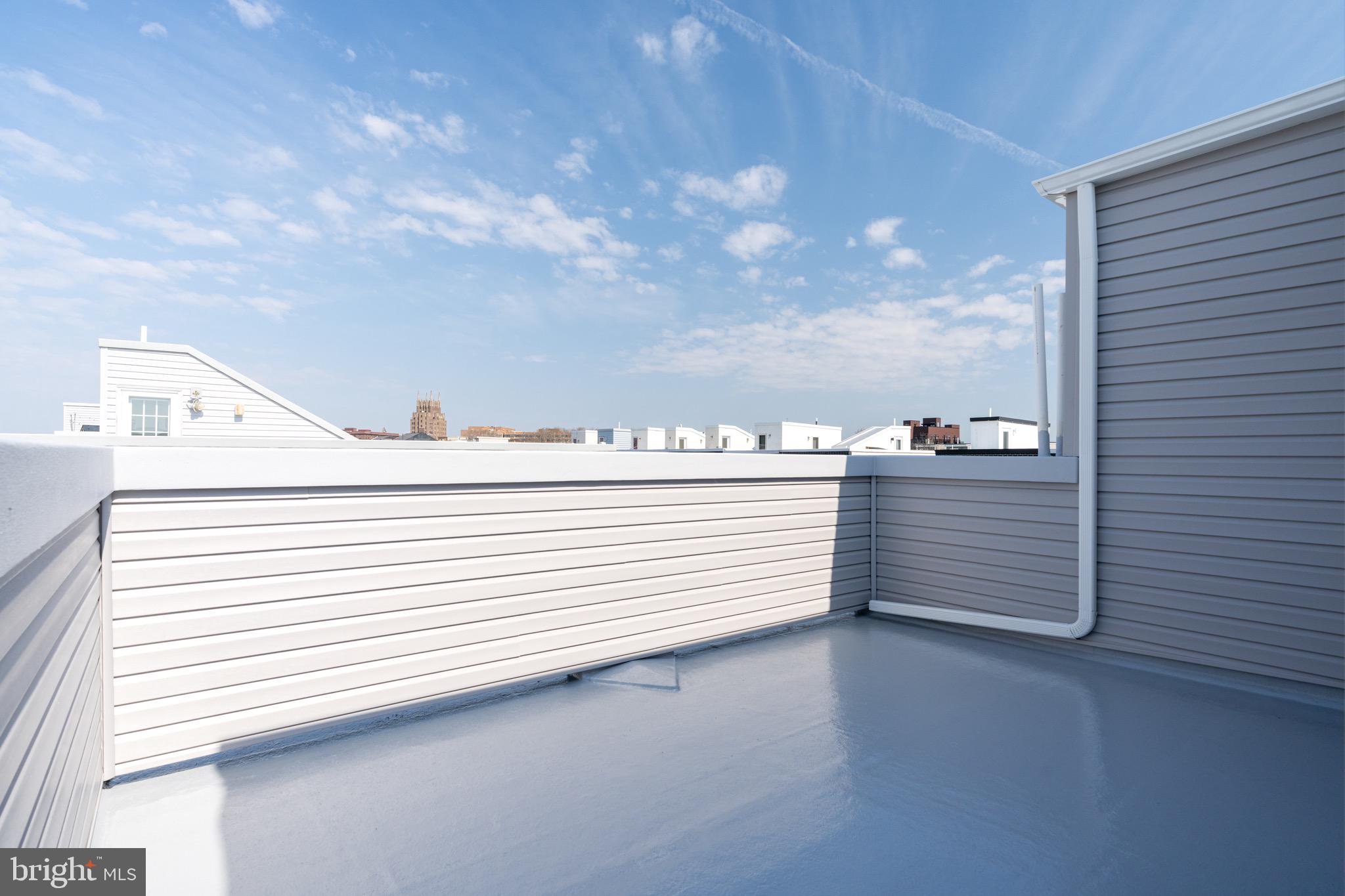 EAST KENSINGTON - Residential